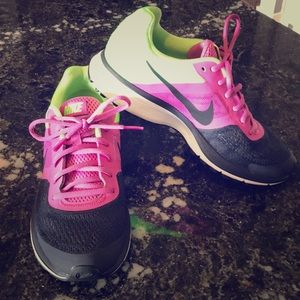 Nike size 9 black purple green Pegasus 30 zoom